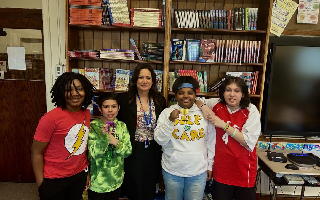 Dr. Spindler Eats Lunch with Read-a-thon Winners