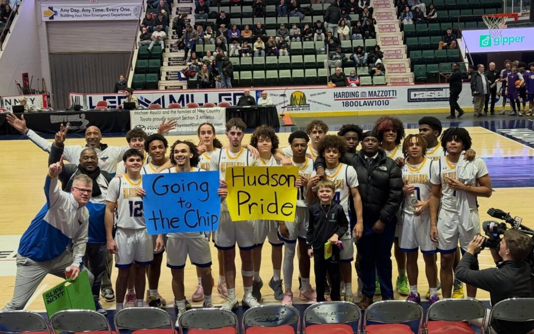 Hudson Boys Varsity Basketball Advances to Finals!